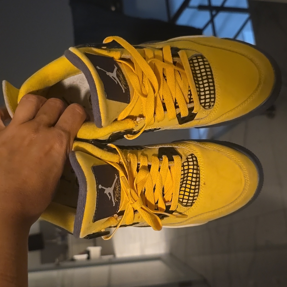 Air Jordan Boys Yellow sneakers